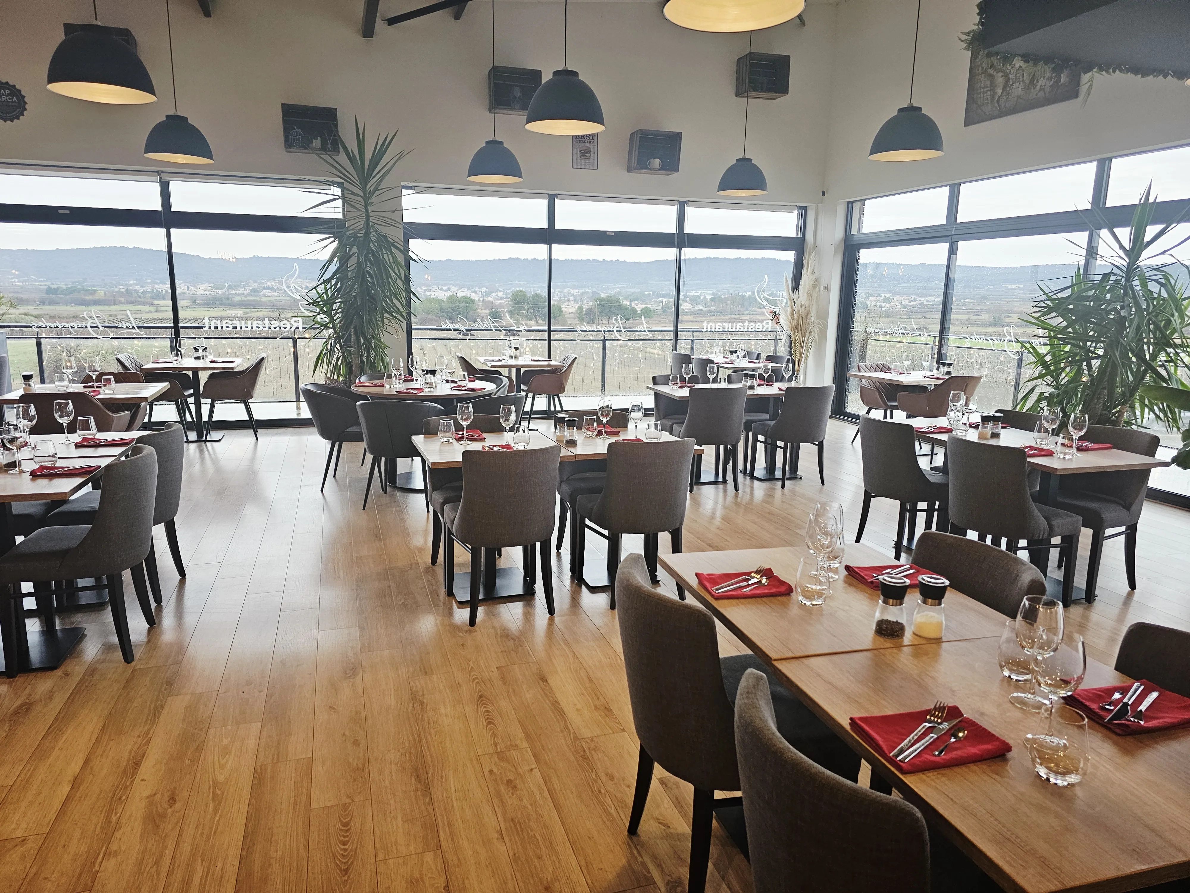 Restaurant, Restaurant de viande &agrave; Saint-Dionisy et Nages-et-Solorgues